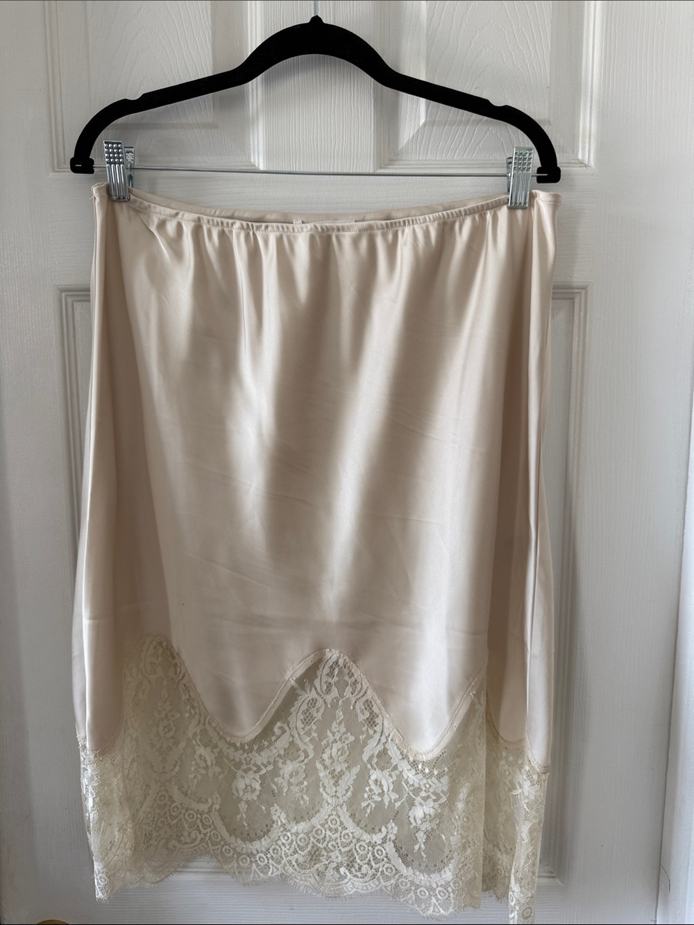 Pull and bear lace slip skirt